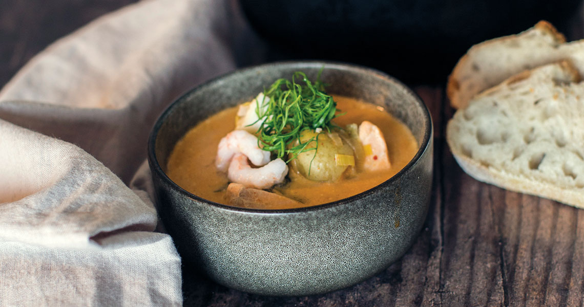 W_Yvonnes_fish_soup_scrimp_food-recipe_1140x600.jpg